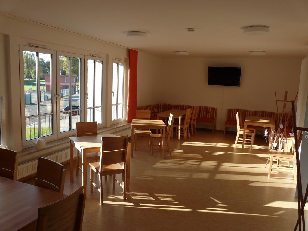 Sport Tourist Hostel Weißenfels Exteriör bild