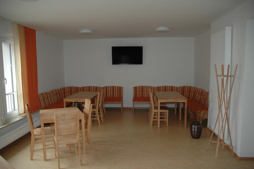 Sport Tourist Hostel Weißenfels Exteriör bild